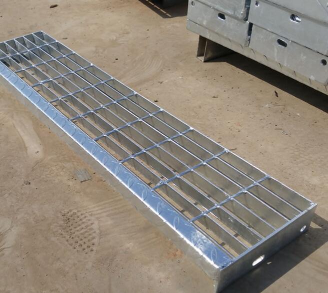 格柵踏步板安裝時一定要注意這些事項@泰江鋼格板 格柵踏步板安裝時一定要注意這些事項@泰江鋼格板