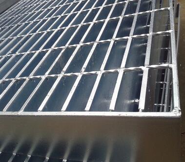 怎么固定熱鍍鋅鋼格板？